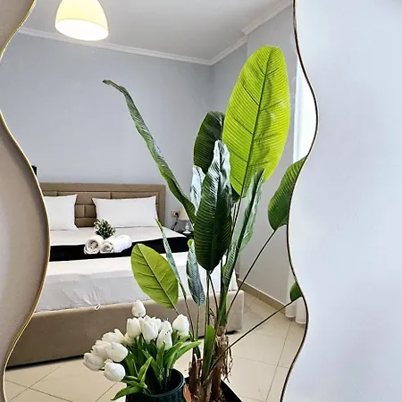Central Apartment *